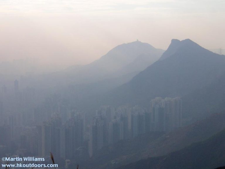 smoggy_kowloon_hills